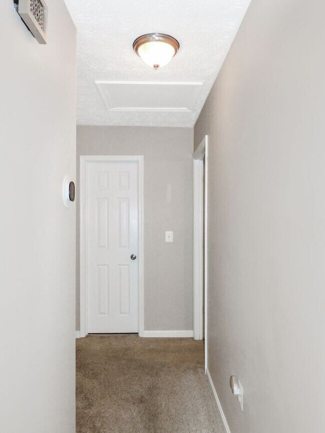 Building Photo - 35575 Army Navy Dr