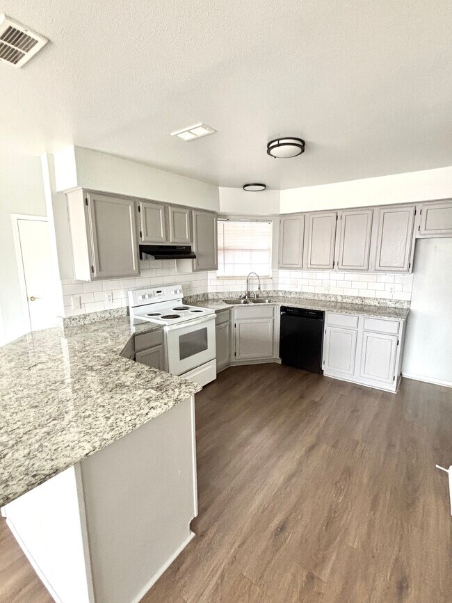 Foto del edificio - 2839 Adrian Ave