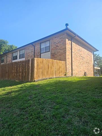 Building Photo - 12 Trails Pl
