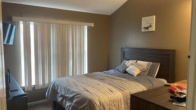 Foto del edificio - 4314 Schaefer Road Unit 22
