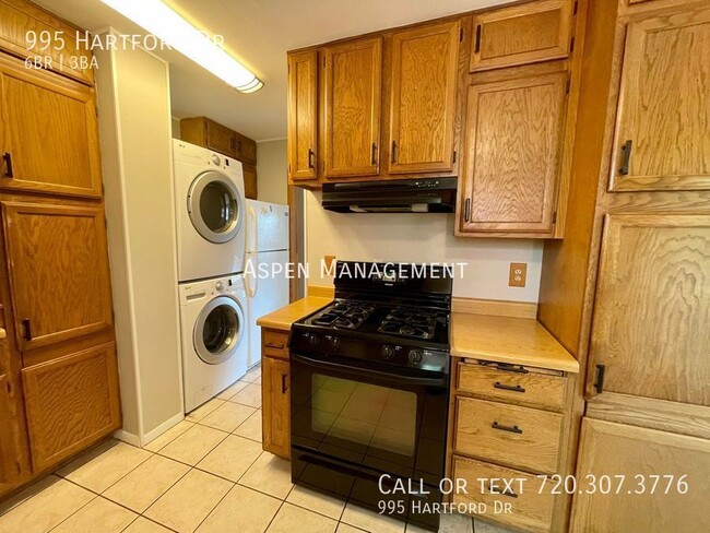 Building Photo - 995 Hartford Dr