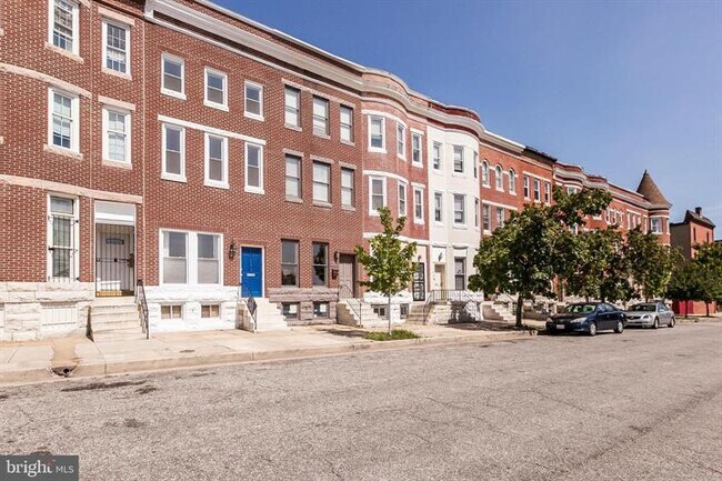 Foto del edificio - 722 Lennox St