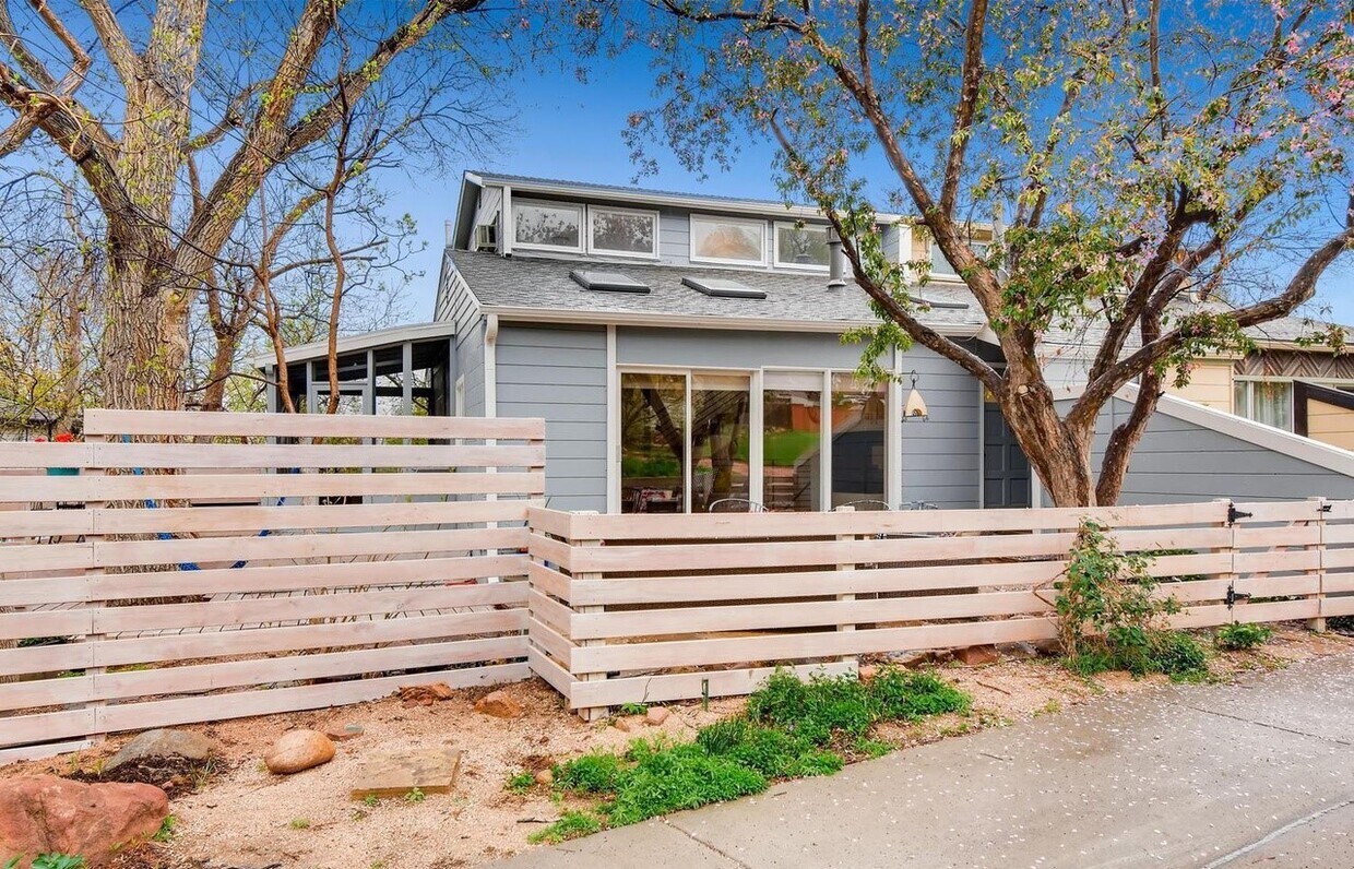 Foto principal - 2702 6th St