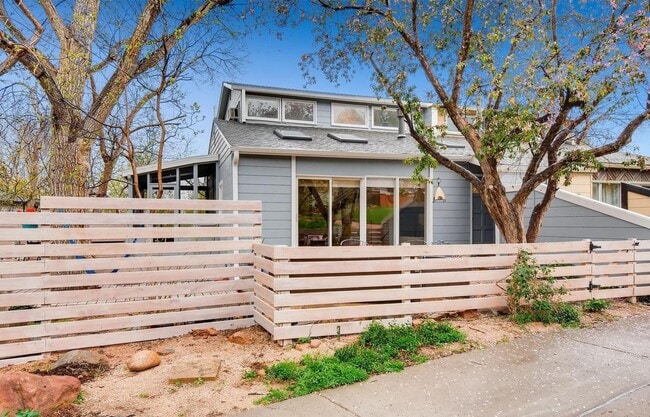 Building Photo - 2702 6th St