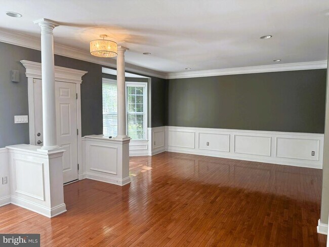 Foto del edificio - 82 Brecknock Ct