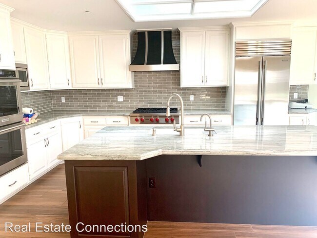 Building Photo - 5 br, 3.5 bath House - 16566 Topping Way
