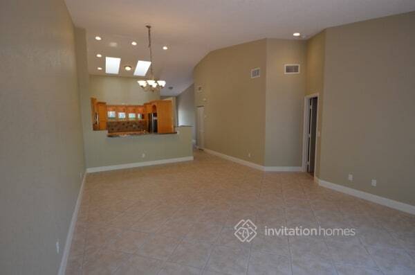 Building Photo - 3160 La Mirage Dr