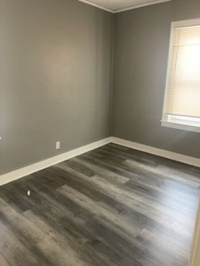 Building Photo - 9262 Ward Ave