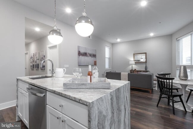 Photo - 1555 Ridge Ave Apartment