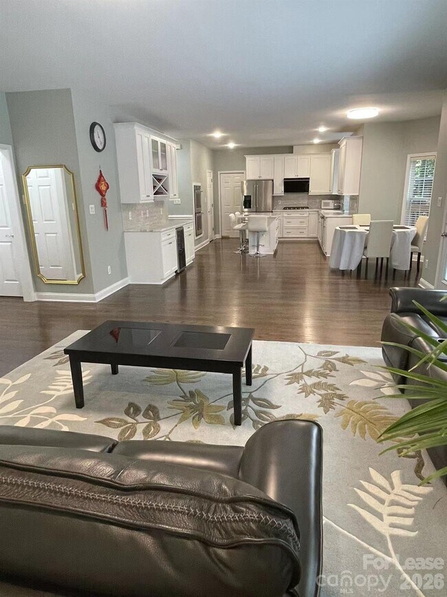 Foto del edificio - 6025 Oakridge Ct