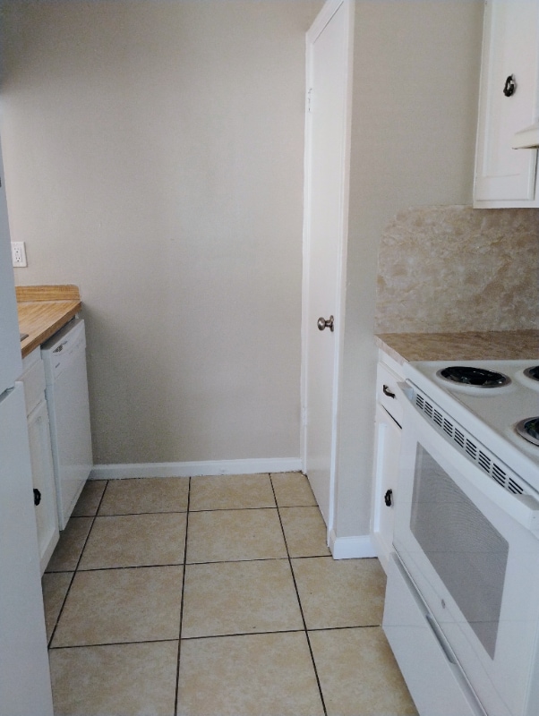 Building Photo - 1707 Port Dr