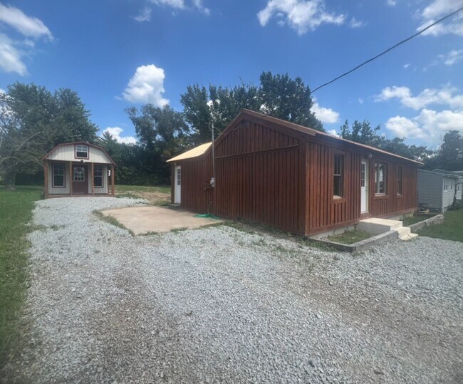 Foto del edificio - Newly Renovated! - $1,290 Month / $1,900 Down