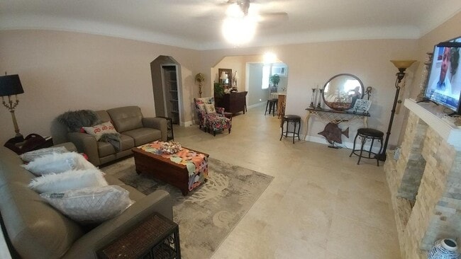 Sala de estar - 3406 Norfolk St