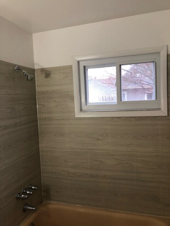 Foto del edificio - 97 Lenore Ln