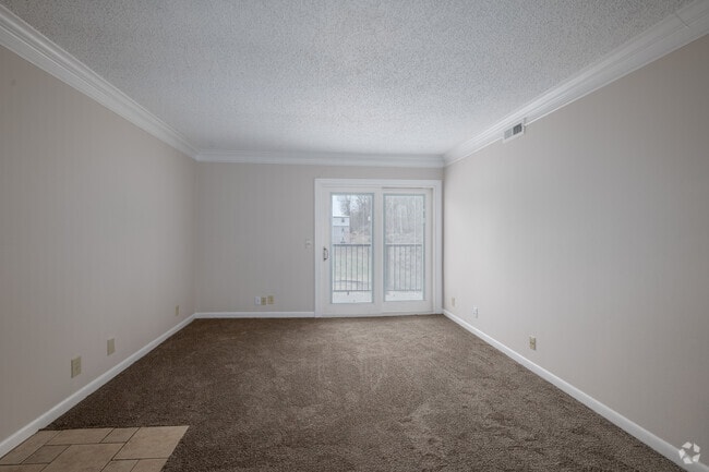 3BR, 2BA - 1,350SF - Living Room - Regency Square Apartments