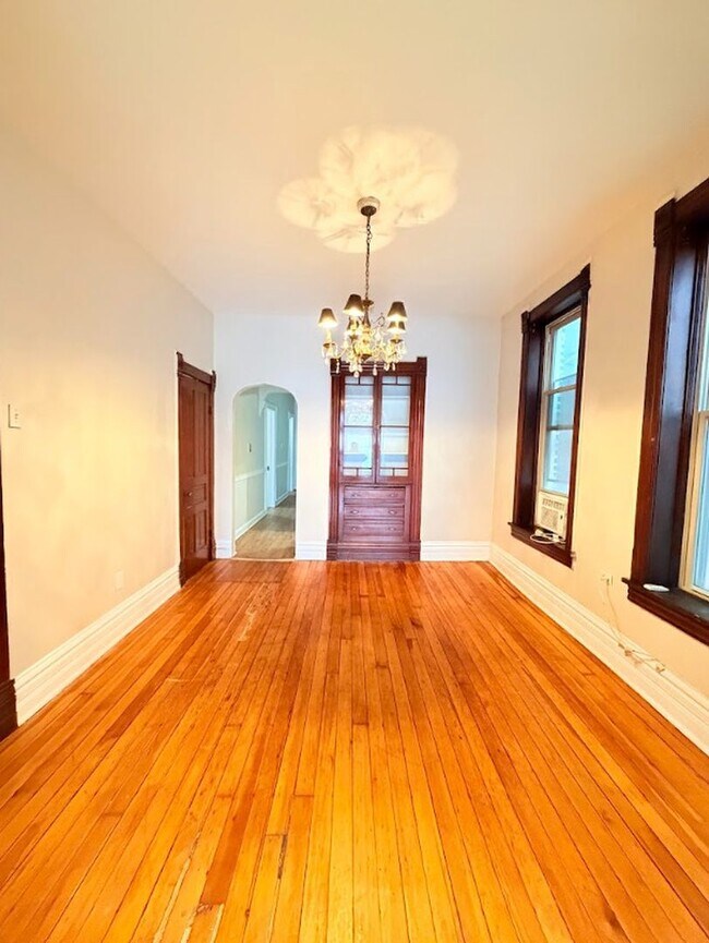 Foto del edificio - 1013 N Winchester Ave