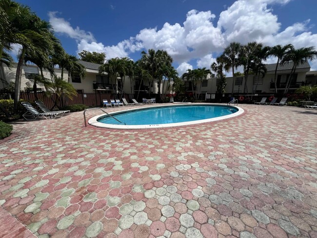 Foto del edificio - 8307 SW 142nd Ave
