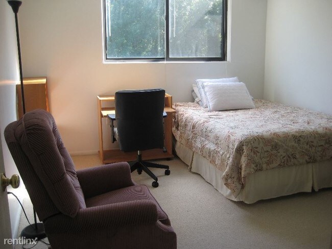 Foto del edificio - 10722 West Dr