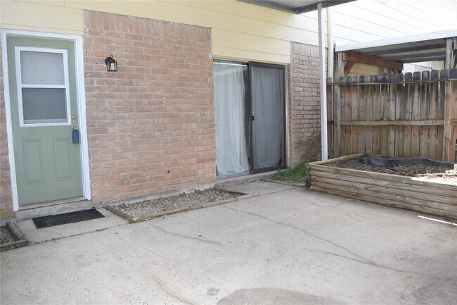 Foto del edificio - 3822 Laura Leigh Dr