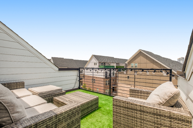 Building Photo - 17019 Soho Dr