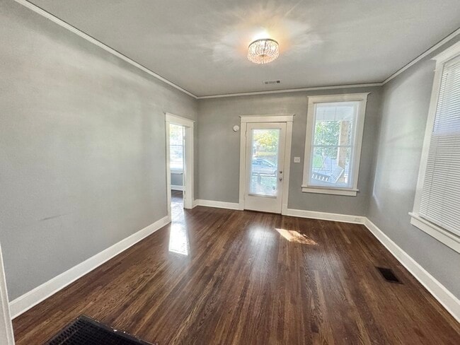 Building Photo - 666 Landis St