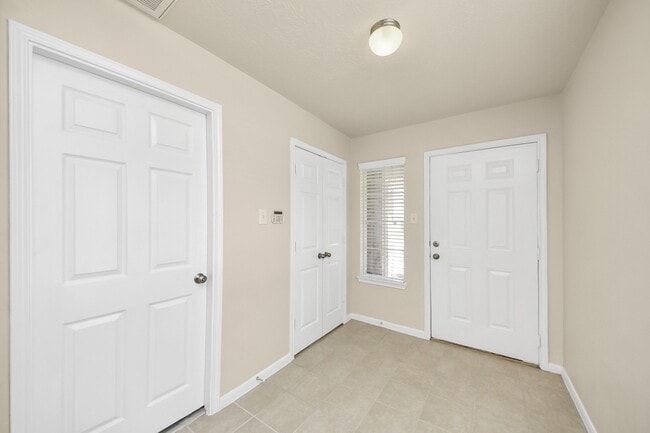 Building Photo - 11034 Kelly Hill Ct