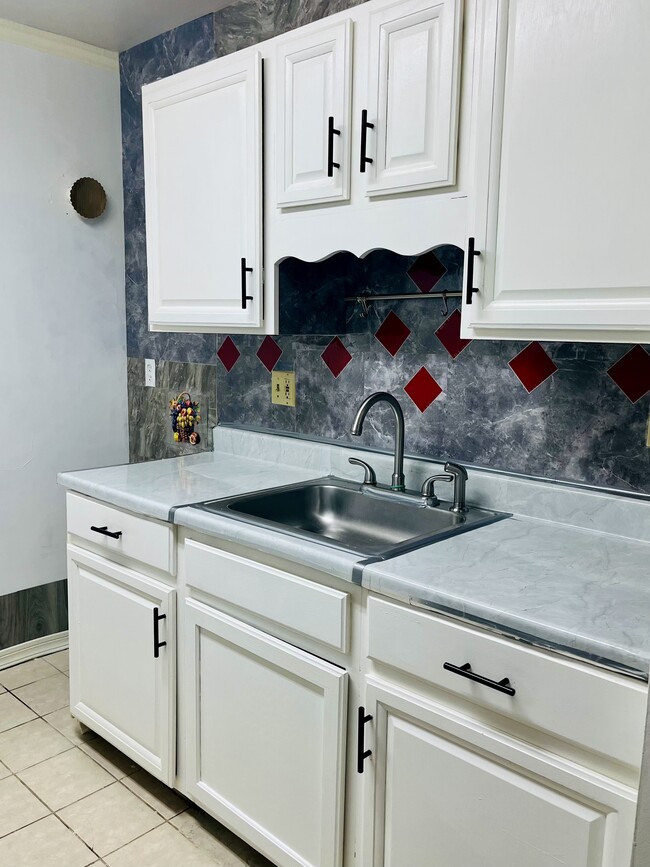 Building Photo - 66 Grieco Dr
