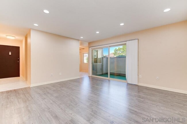 Foto del edificio - 5493 Adobe Falls Rd