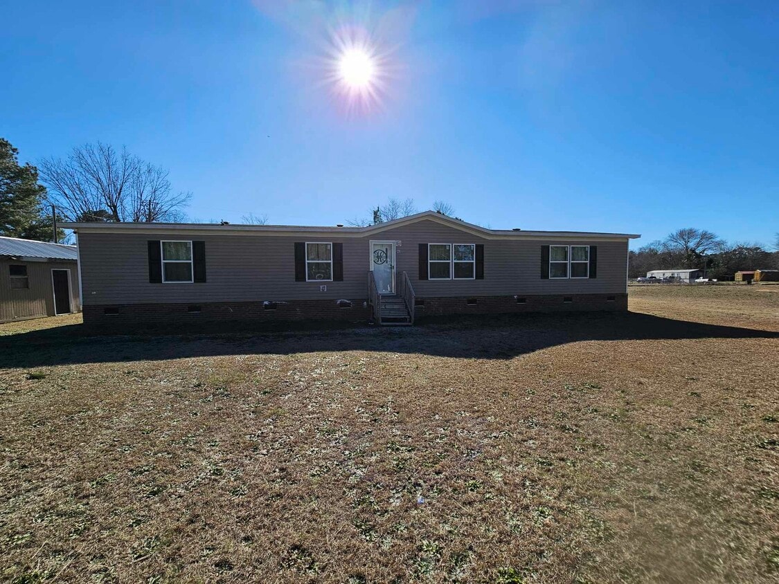 43 Derby Ln, Parkton, NC 28371 House Rental in Parkton, NC