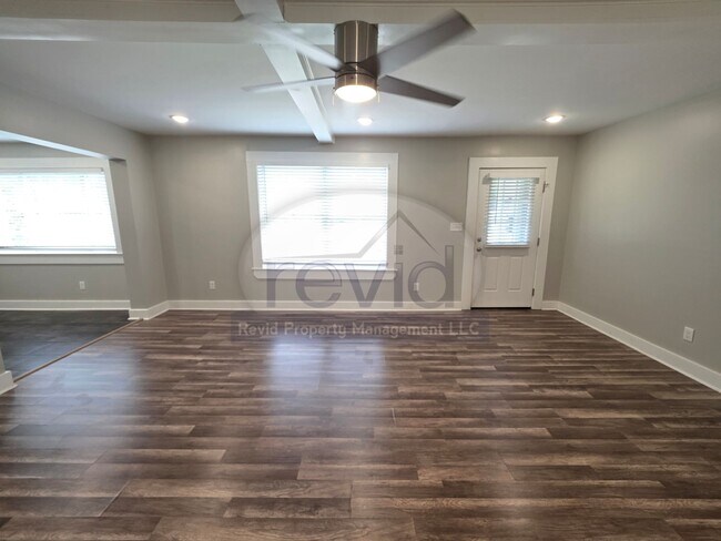 Photo - Half off the First Months Rent! Freshly Re... Apartment