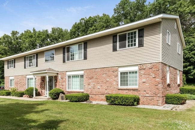 Building Photo - Village Court Apartments