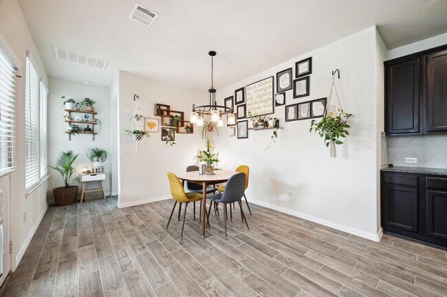 Foto del edificio - 13347 Pecan Trails Dr