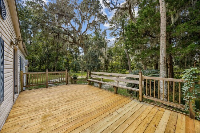 Foto del edificio - Spacious 3/2 Home on Nearly an Acre in Fer...