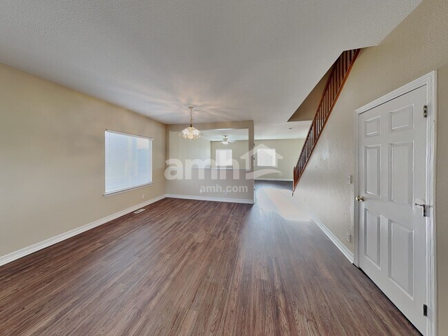 Foto del edificio - 13945 Jasmine St