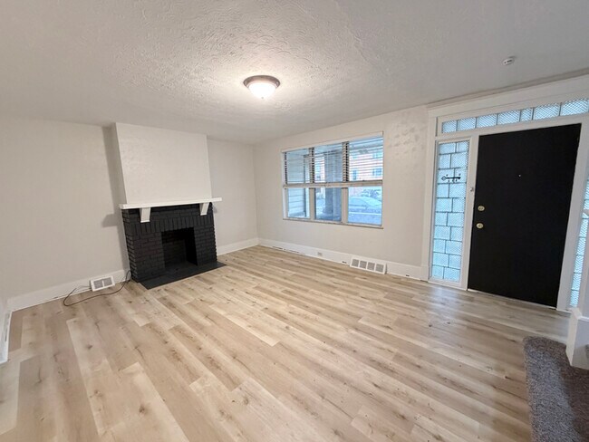 Foto del edificio - 2233 Brownsville Rd