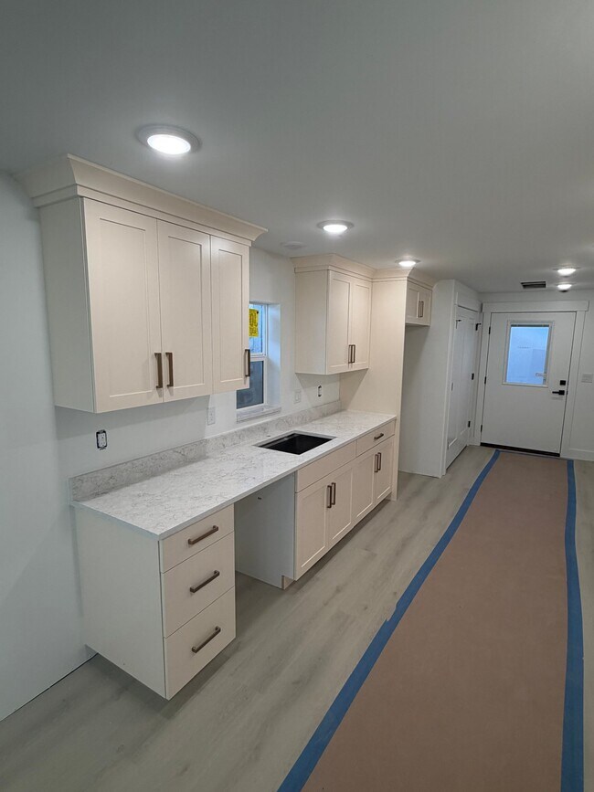 Building Photo - 266 S 400 E