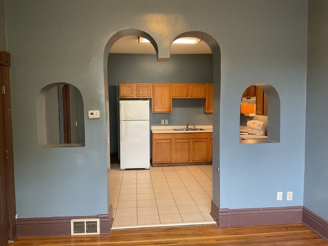 Foto del edificio - 512 Beaumont St E