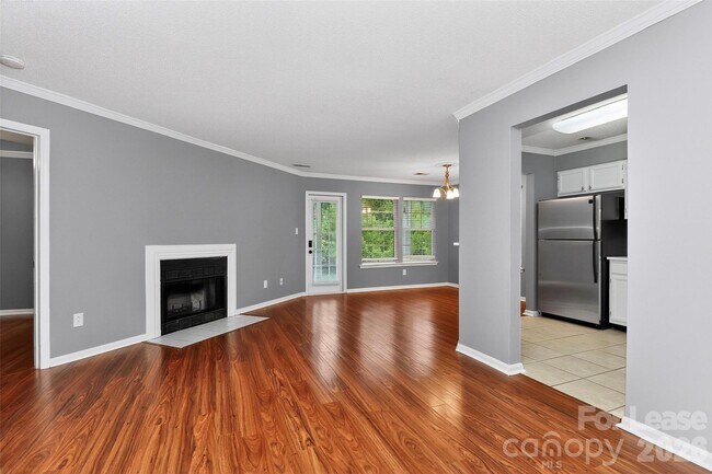Foto del edificio - 6510 Clavell Ln