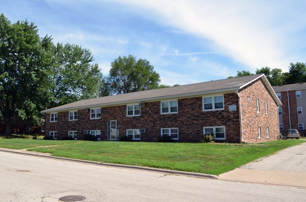 207 Lindell Apartments in Normal, IL