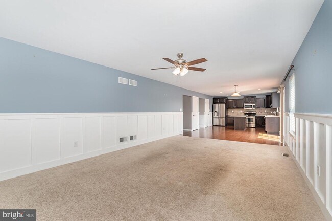 Building Photo - 6369 Knapp Dr