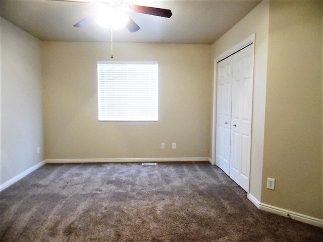 Foto del edificio - 385 Pommel Dr