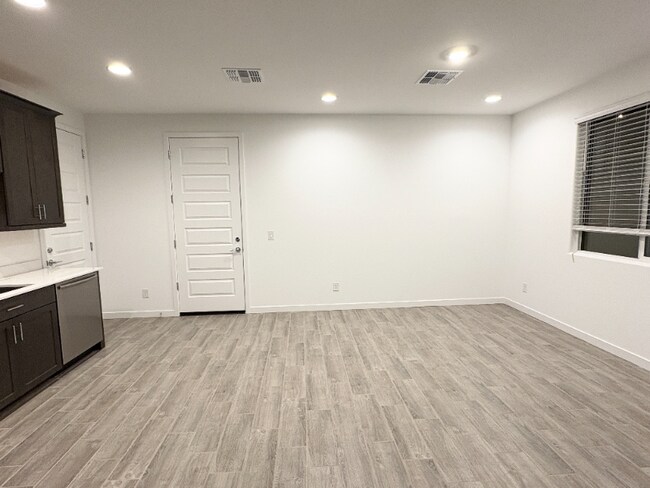 Foto del edificio - 17361 W Smoketree Dr