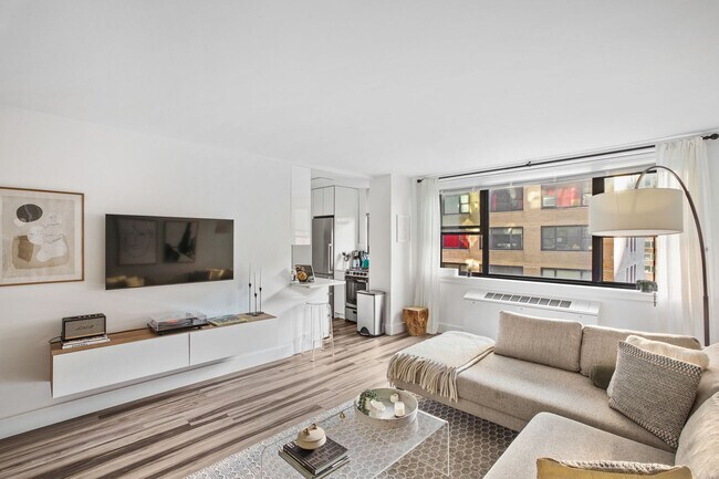 Foto del edificio - 330 W 58th St