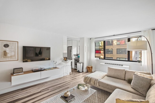 Building Photo - 330 W 58th St