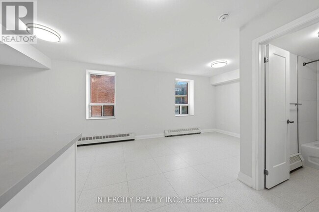 Photo du bâtiment - 91 Wentworth St S