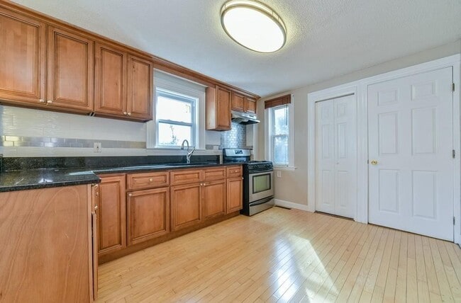 Building Photo - 7 Wenlock Rd