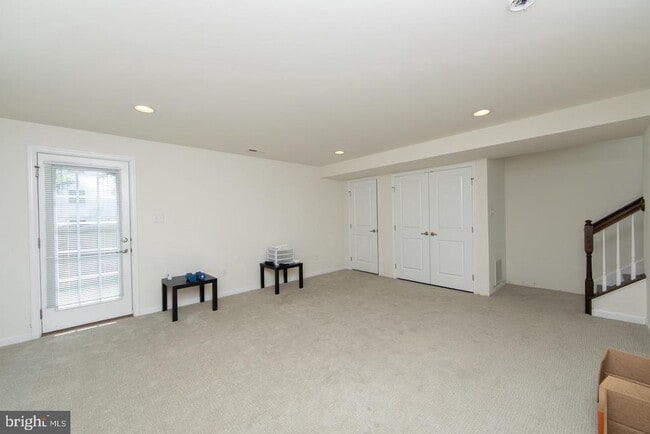 Building Photo - 28 Regency Ct