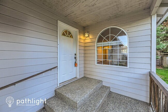 Building Photo - 115 95th Ave SE