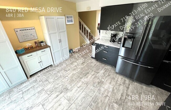 Foto del edificio - Spacious Home Close to Quail Lake!
