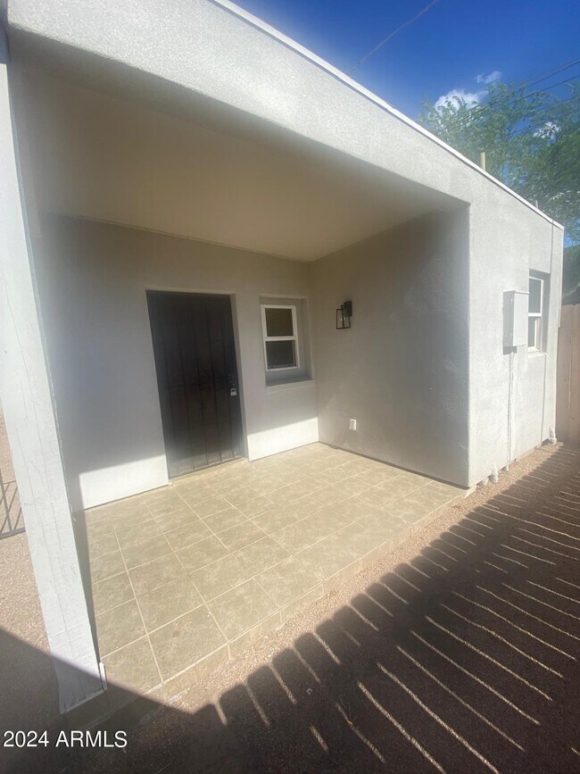 Foto del edificio - 1613 W Mountain View Rd